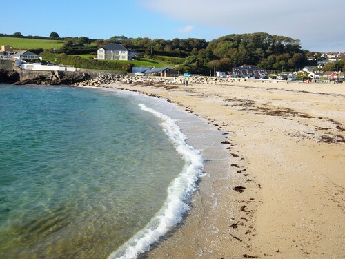 2 bedroom accommodation in Falmouth