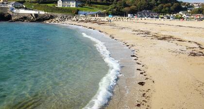 2 bedroom accommodation in Falmouth