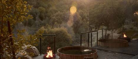Outdoor spa tub