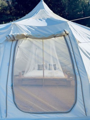 1 bedroom, desk, WiFi, bed sheets