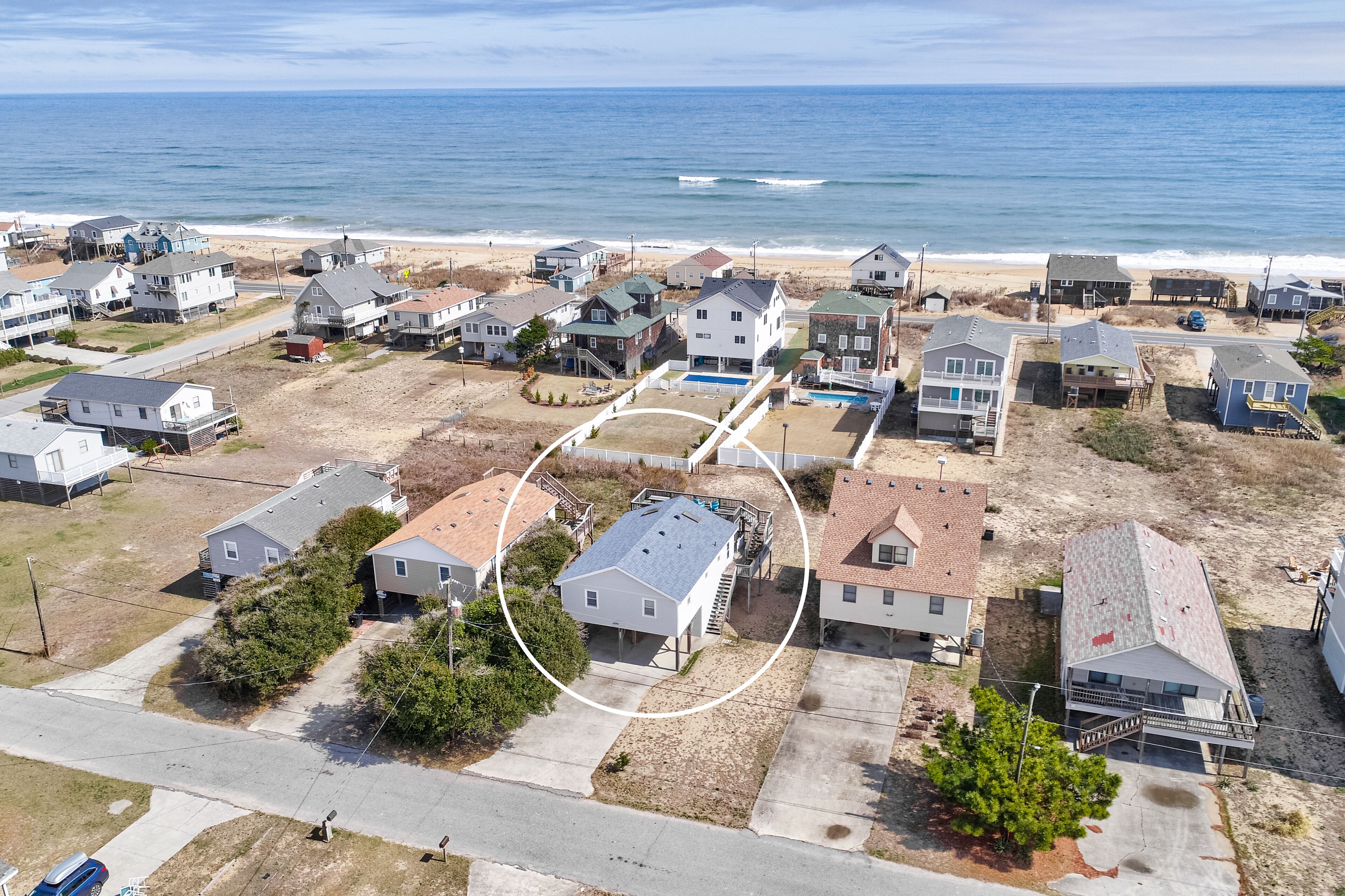Beach view getaway with WiFi, rooftop deck, central AC, & washer/dryer