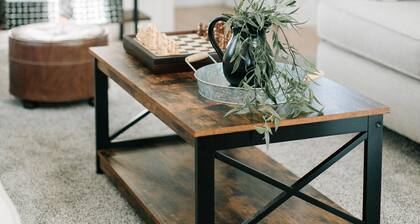 Cozy Cottage- 10 mins to Koziars Christmas Village