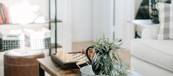 Cozy Cottage- 10 mins to Koziars Christmas Village