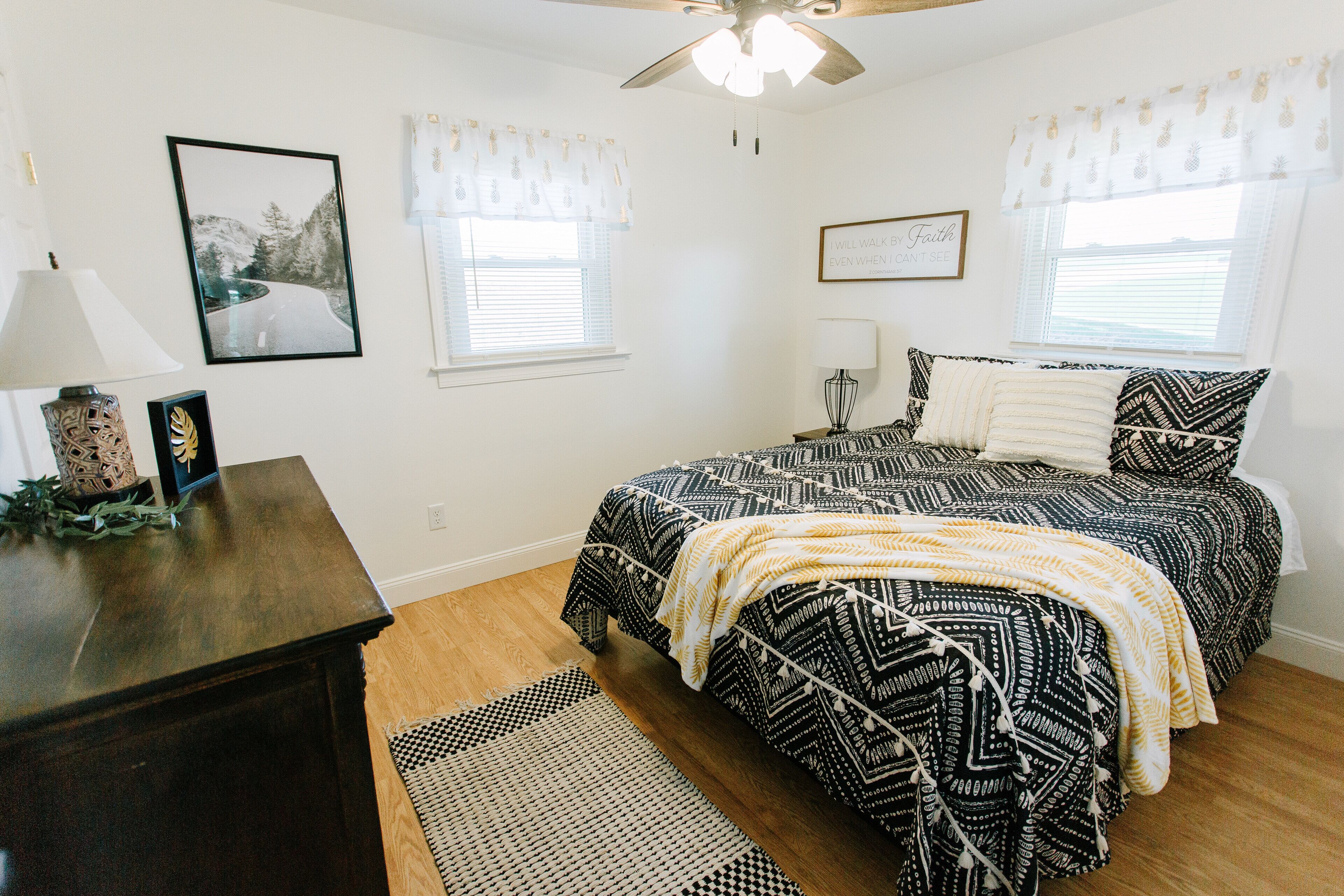 Cozy Cottage- Beautiful Porch Views