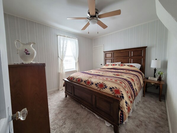 3 bedrooms, in-room safe, free WiFi, bed sheets