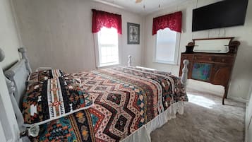 3 bedrooms, in-room safe, free WiFi, bed sheets