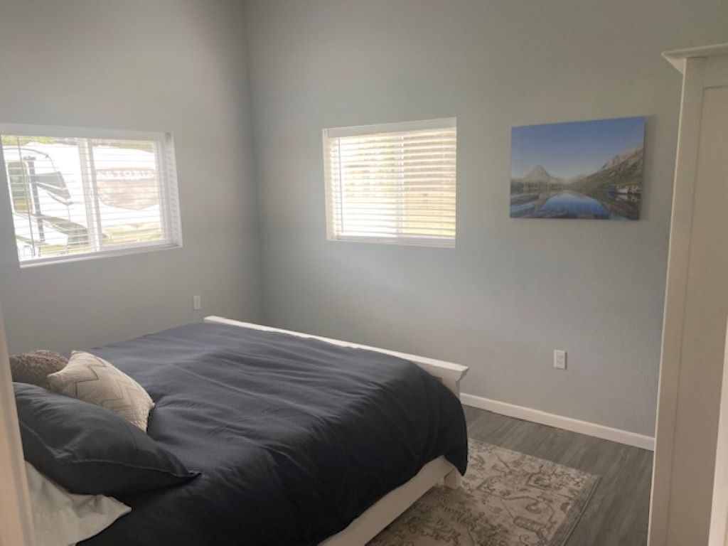 30 min to Glacier National Park-Peaceful 1bed, 1 bath with beautiful views.