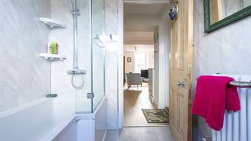House, Private Bathroom, Mountain View | Bilik Mandi