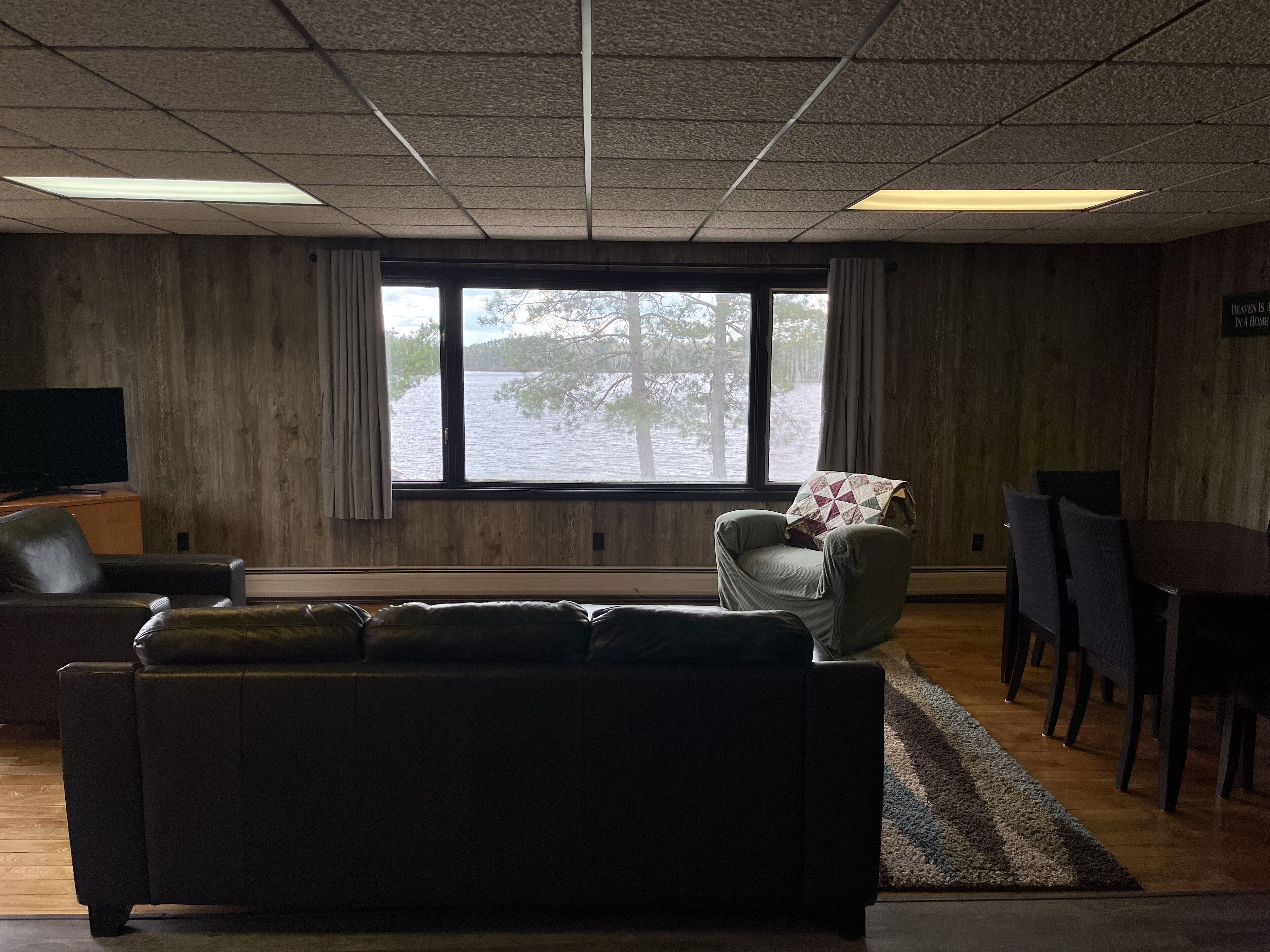 Smart TV, reproductor de DVD, libros y videoteca 