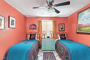 2 bedrooms, desk, iron/ironing board, free WiFi