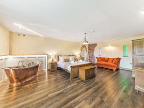 3 bedrooms, free WiFi, bed sheets