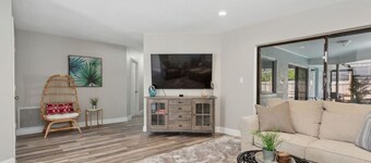 5 Bdr Palm Harbor home Pool, Screen Lanai