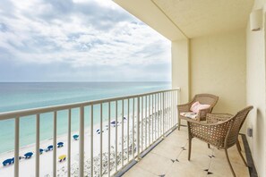 Property grounds - Three bedrooms with a Gulf Front view at Sans Souci!! (Gulf Breeze)