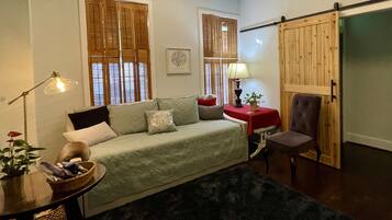 Smart TV, fireplace, DVD player, books