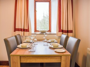 Dining - 2 bedroom accommodation in Watermillock on Ullswater, near Pooley Bridge (Penrith)