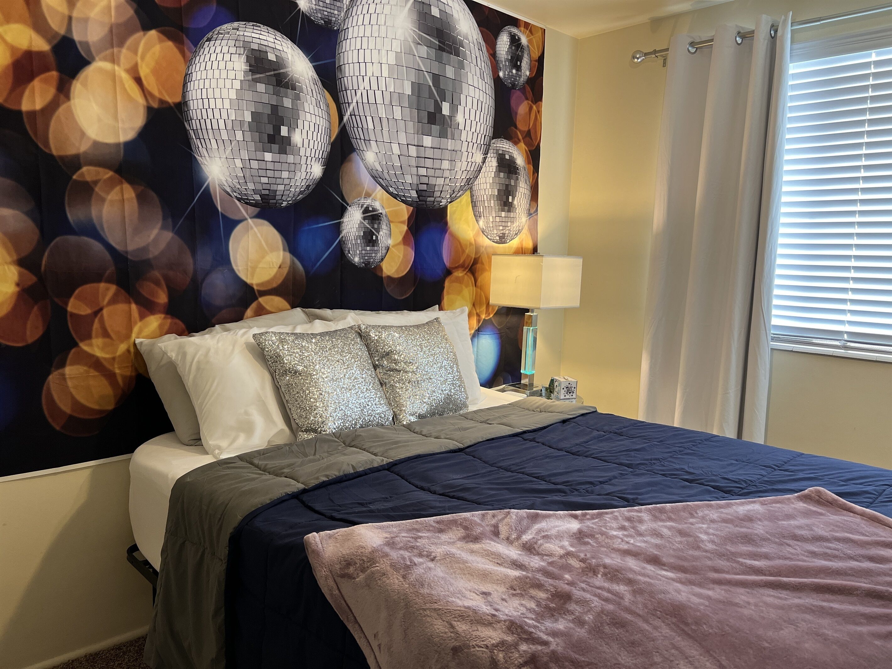 ★Retro Retreat ✔2 king beds ✔ 25 min to ski