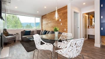 Een smart-tv en videogames