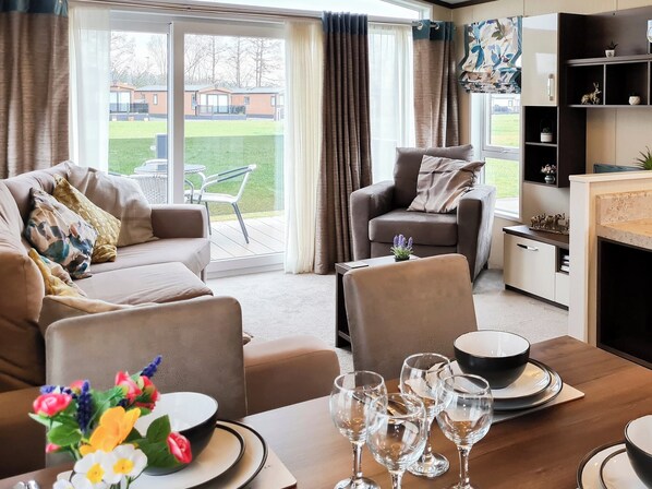 Living area - 2 bedroom accommodation in Forfar (Forfar)