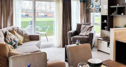 2 bedroom accommodation in Forfar