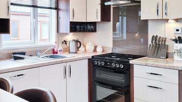 Dishwasher, freezer