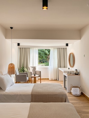 Chambre Design avec lits jumeaux | 1 chambre, literie de qualité supérieure, matelas Tempur-Pedic, minibar