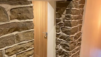 Double Room, Ensuite ( Shower & Copper Bath ) | Point of interest