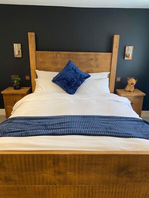 Deluxe Double Room, Ensuite (and Copper Bath ) | 1 bedroom - Bulls Head - Holymoorside (Chesterfield)