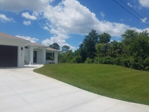 Exterior - New house completed in Mar 2022 with pool and tiki bar! 15 min. to Gulf Beaches. (Englewood)
