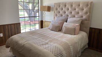 4 bedrooms, iron/ironing board, free WiFi, bed sheets