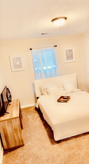 3 slaapkamers, een strijkplank/strijkijzer, gratis wifi, beddengoed