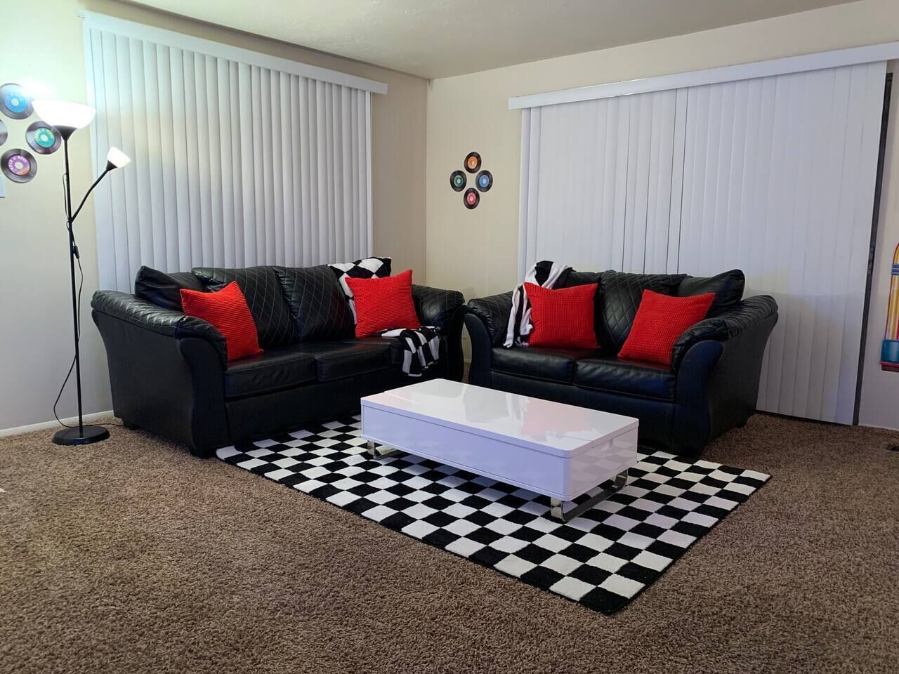 ★Decades Destination✔3 King beds✔2 kitchens✔25 min to ski