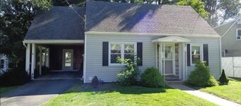 Crystal City Family Home - Comfort and Convenience