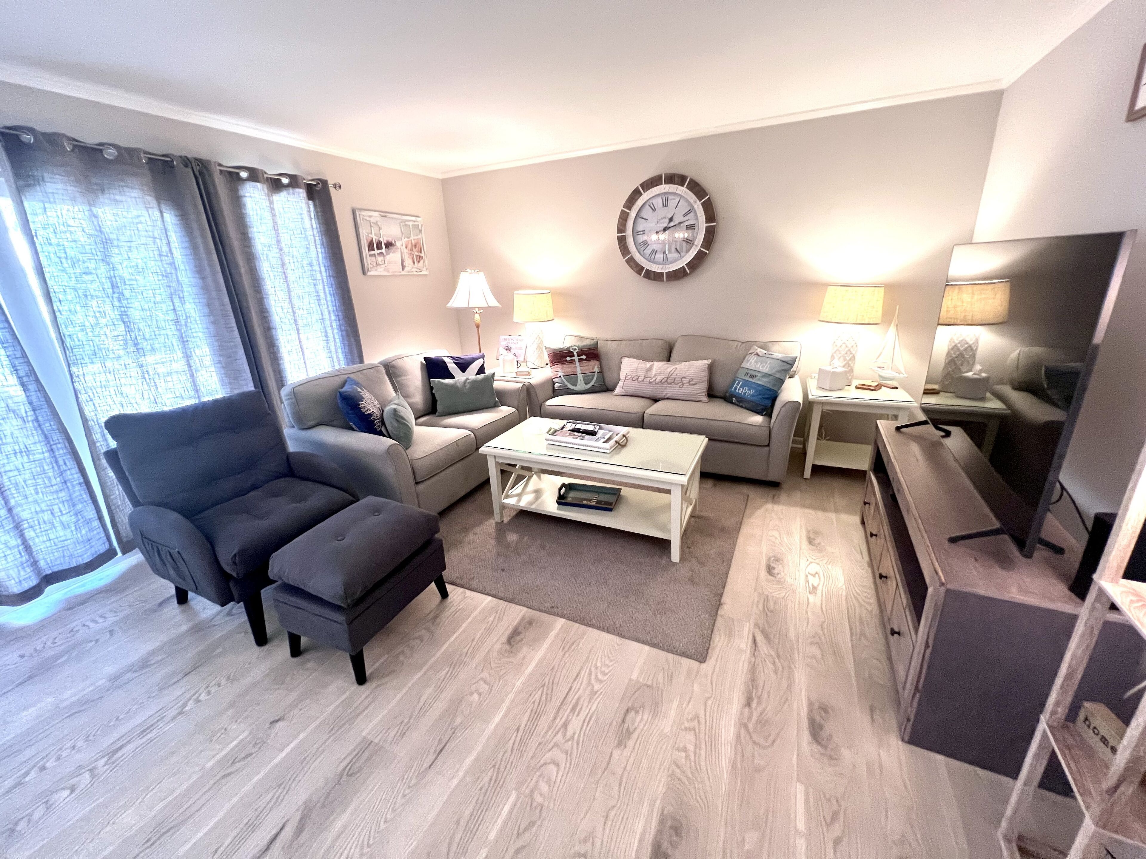 Just Upgraded! Harbour Town 3BR/3BA - Pool Access - Book Now