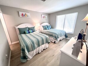3 bedrooms, desk, iron/ironing board, free WiFi