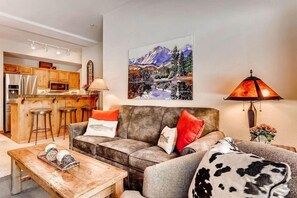 TV, peis og DVD-spiller