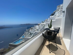 Superior Suite with Caldera View | Balcony view