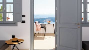 Executive Suite with indoor heated plunge pool | Beach/ocean view