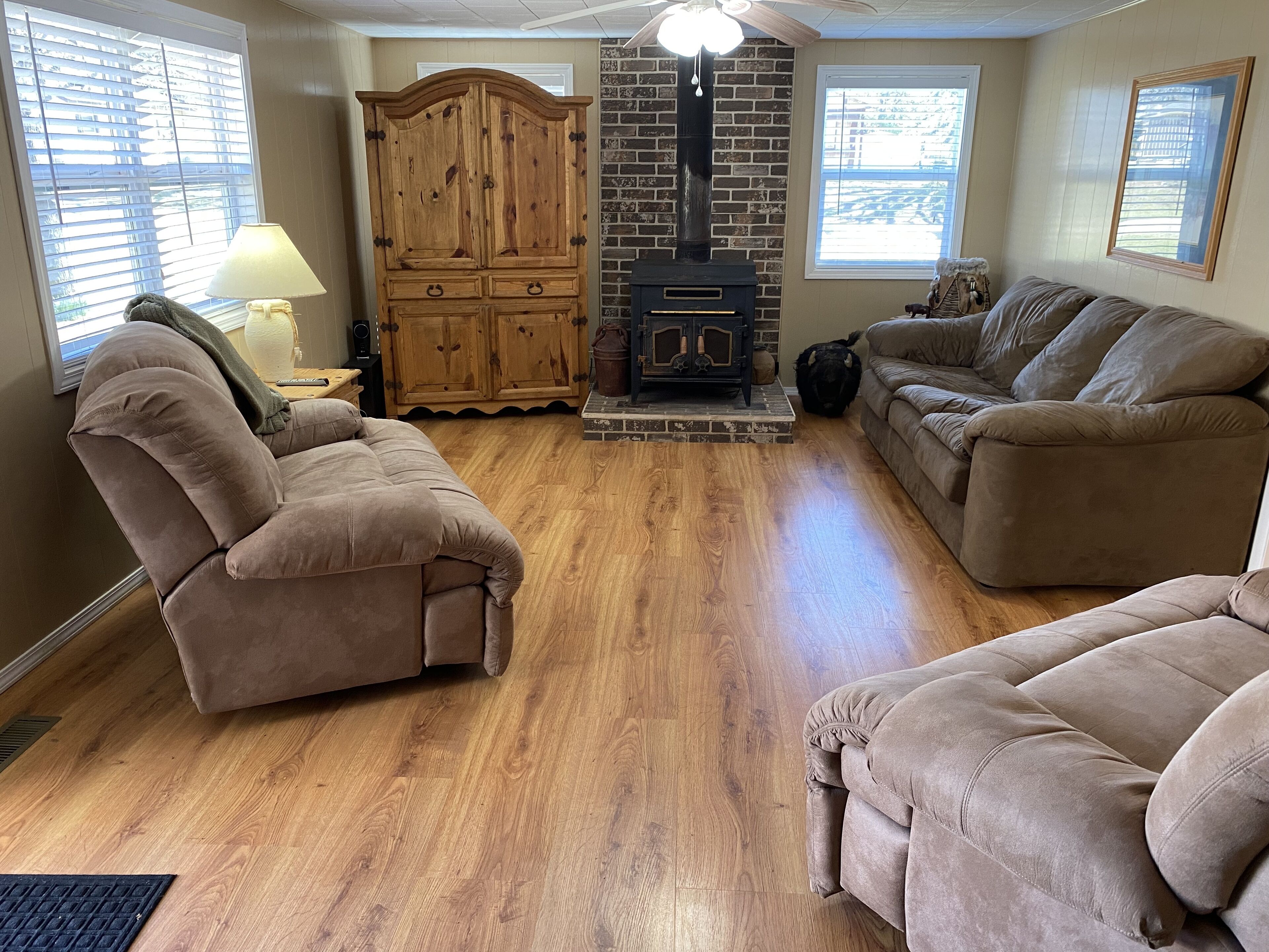 Walking distance to sandy shores and boat ramp