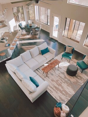 Smart TV, fireplace, video games, ping pong