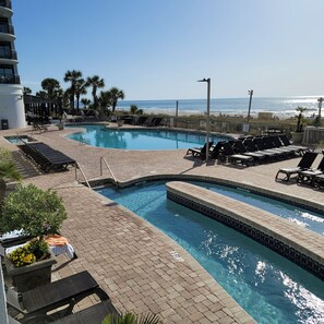 Piscina coperta, piscina all'aperto