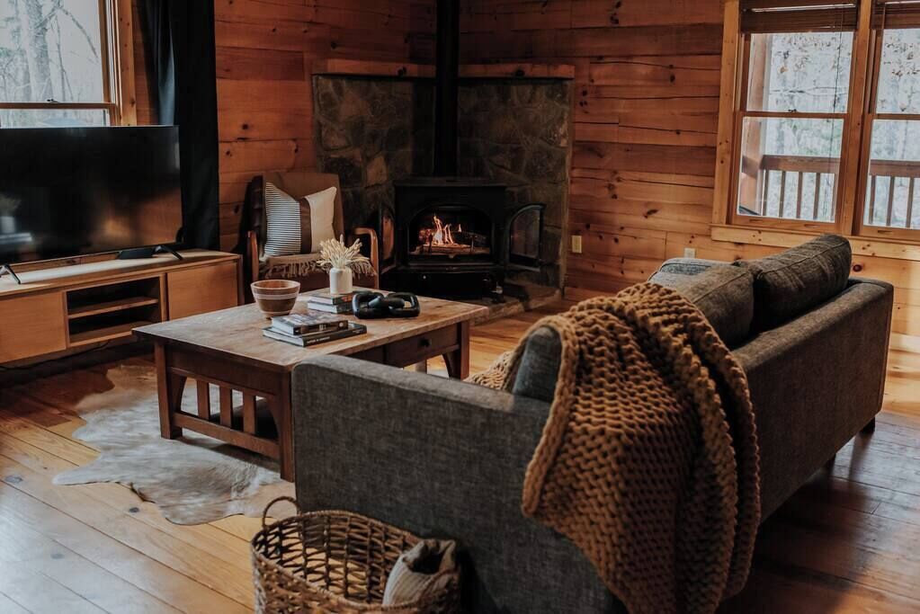 Theatre Room | Dog Friendly | STR-22-0015