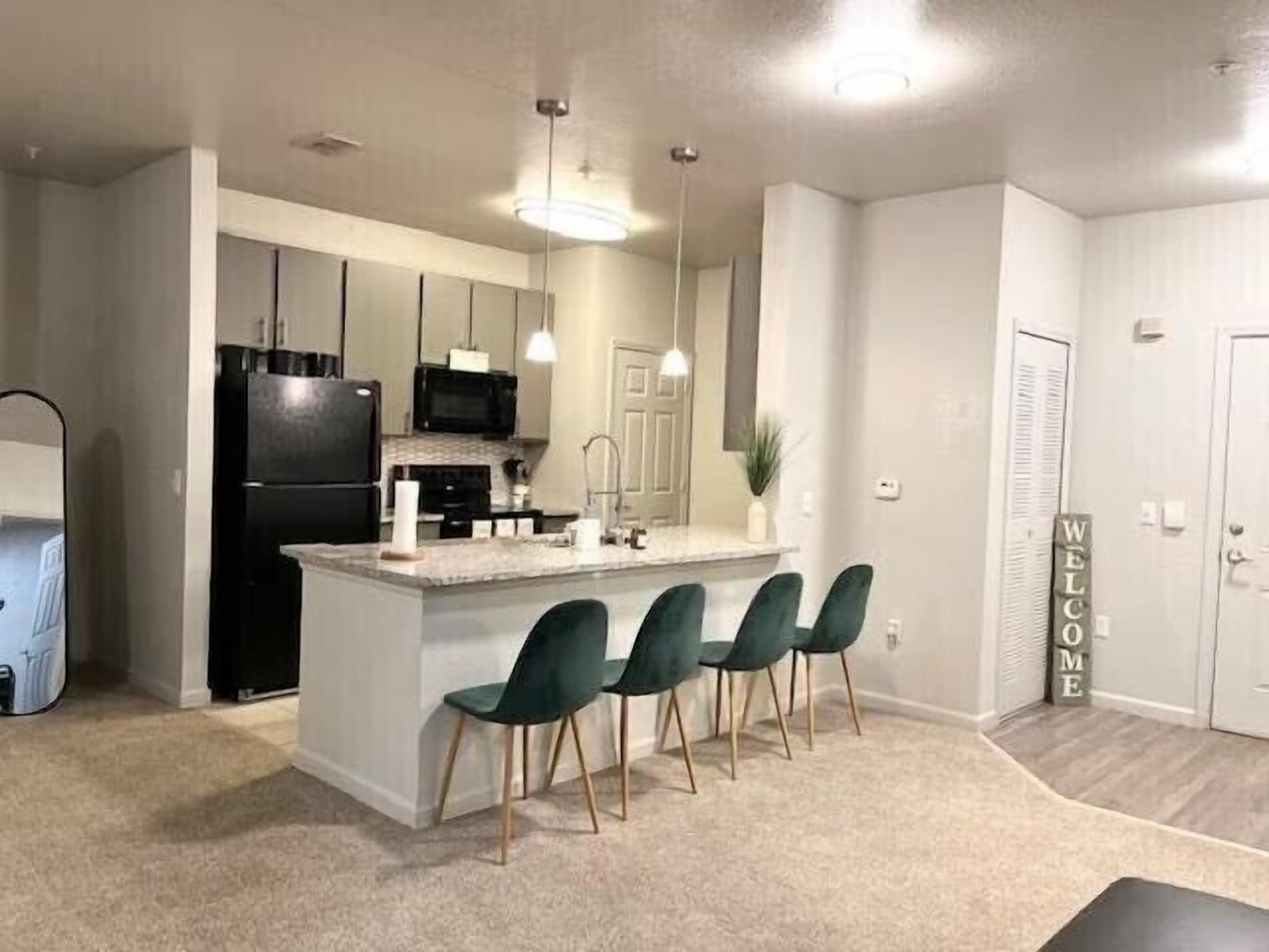 Shared 2/2 Unit with owner