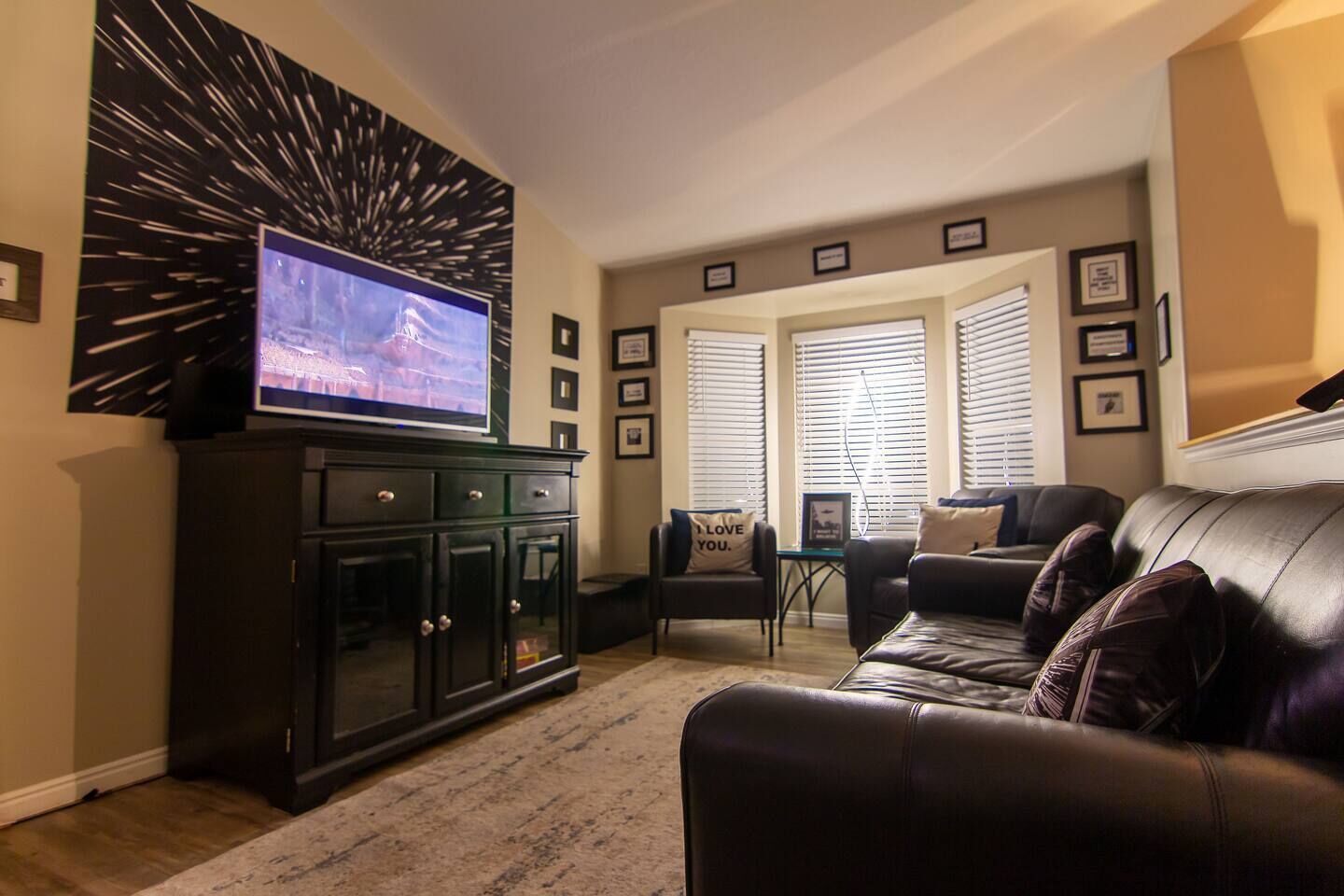 Epic 5BD Fandom Escape Home 30 mins to ski resort!