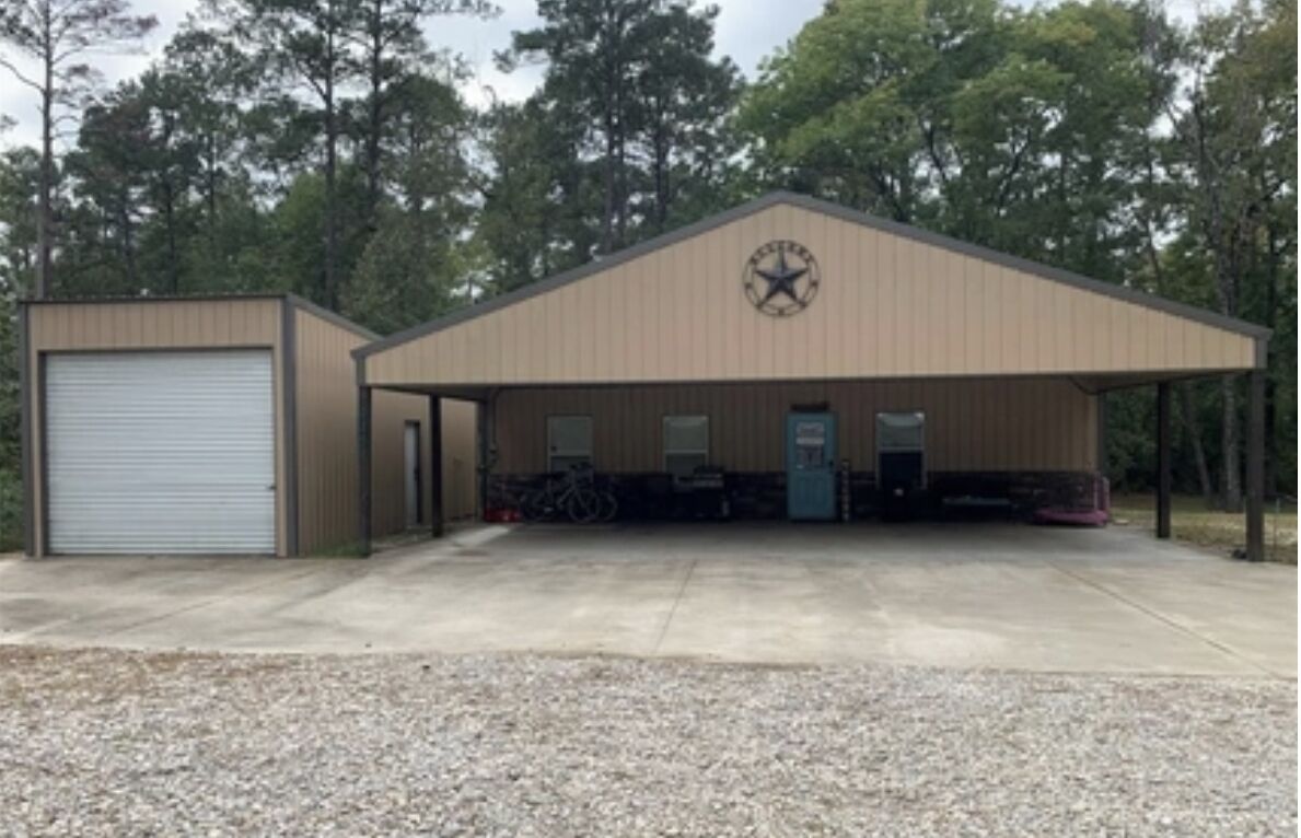 3 bd barndo w/ RV hookup in heart of Rayburn Country