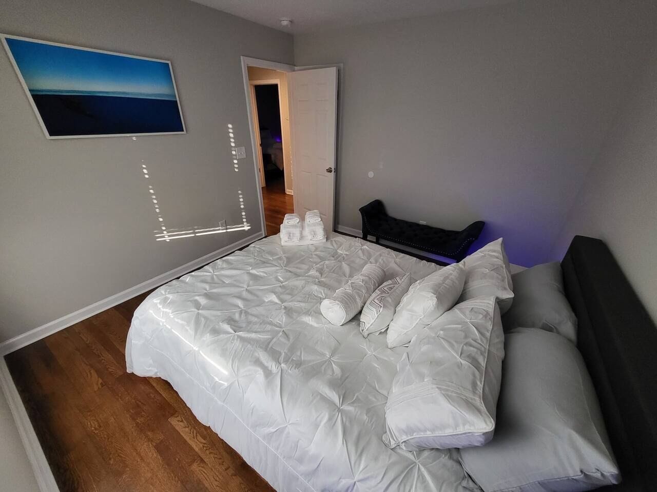 3 bedrooms, desk, iron/ironing board, free WiFi