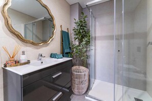 Hair dryer, towels