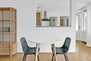 Dining - Modern Mariahilf 1BR w/ Elevator & A/C, close to dining, by Blueground (Vienna)