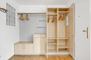 Interior - Modern Mariahilf 1BR w/ Elevator & A/C, close to dining, by Blueground (Vienna)