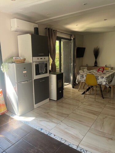 Agréable duplex , clim et jardin