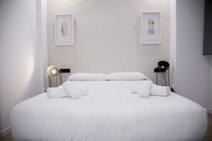Bügeleisen/Bügelbrett, Reisekinderbett, WLAN, Bettwäsche